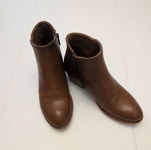 Frye Carson Caramel Ankle Booties